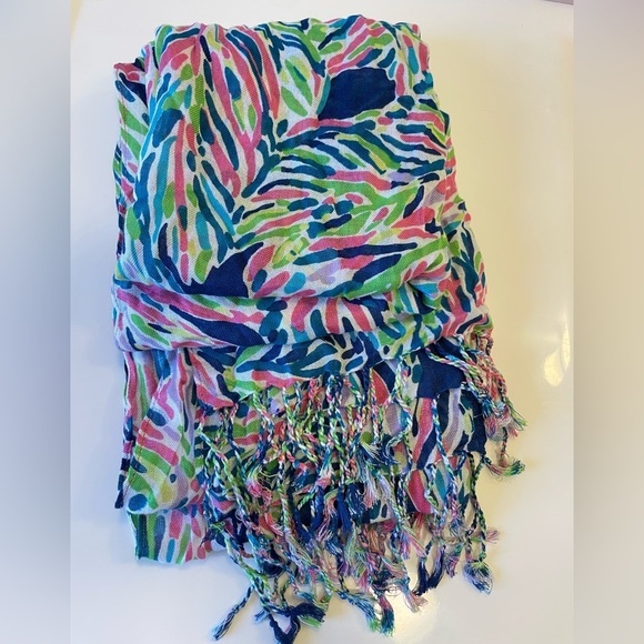 Lilly Pulitzer Murfee Neck Scarf in Palm Reader - Picture 2 of 3